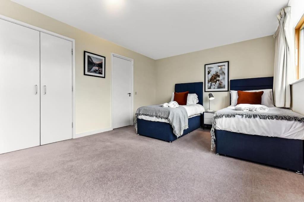 Large Group & Contractor Booking! Duplex W/Parking Милтън Кейнс Екстериор снимка