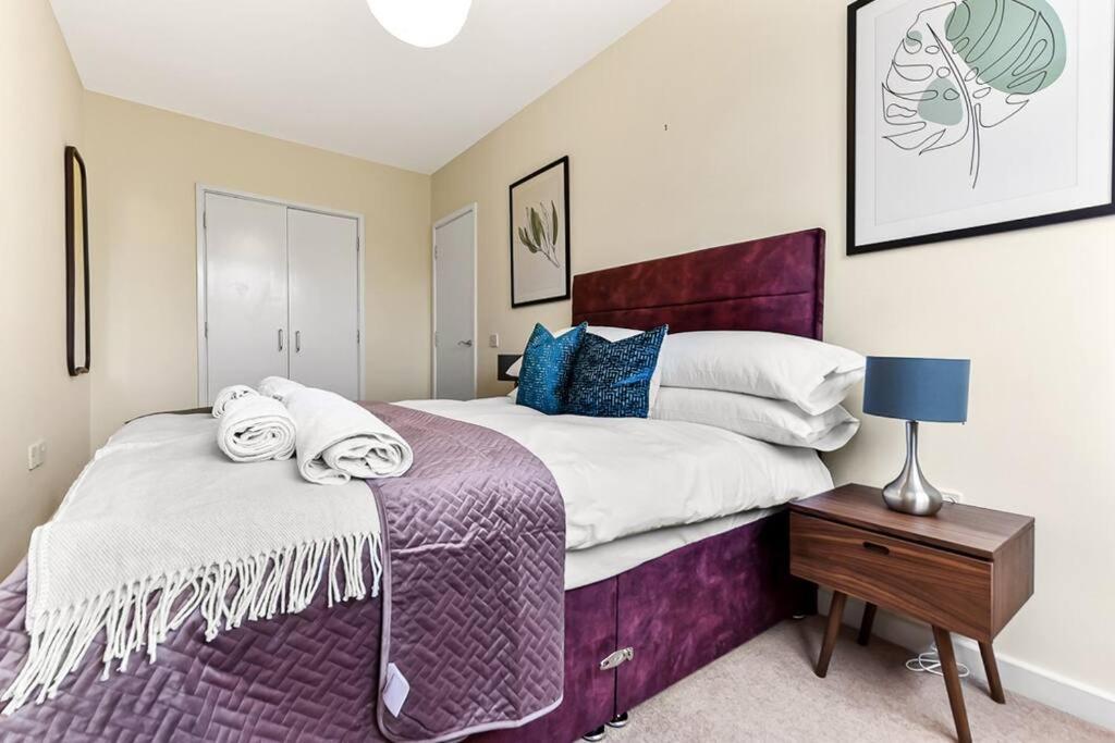 Large Group & Contractor Booking! Duplex W/Parking Милтън Кейнс Екстериор снимка
