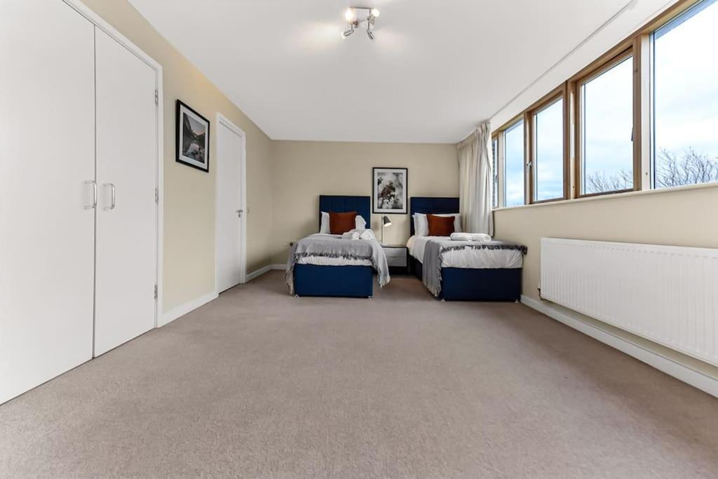 Large Group & Contractor Booking! Duplex W/Parking Милтън Кейнс Екстериор снимка